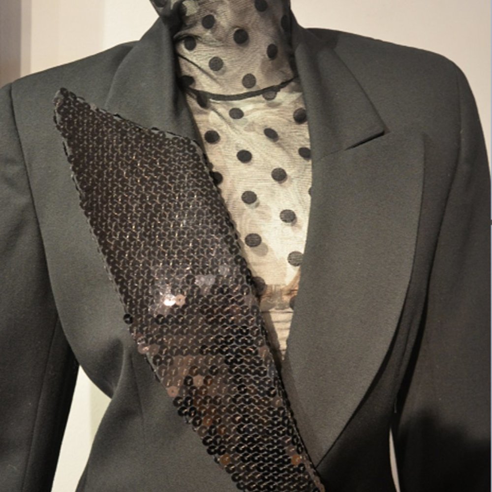 Black Gab w Piqued Sequin Lapel Hourglass Blazer - Picture 2 of 6